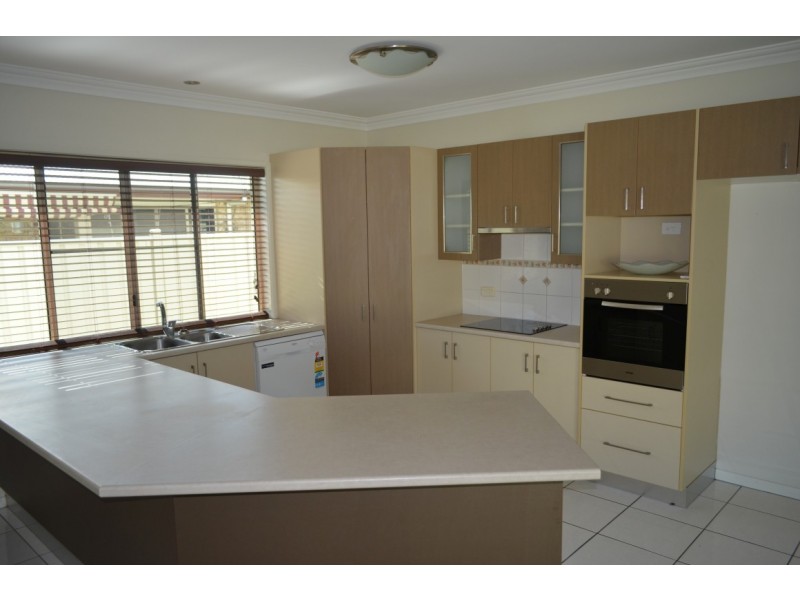 37 Mayfair Drive, Emerald QLD 4720