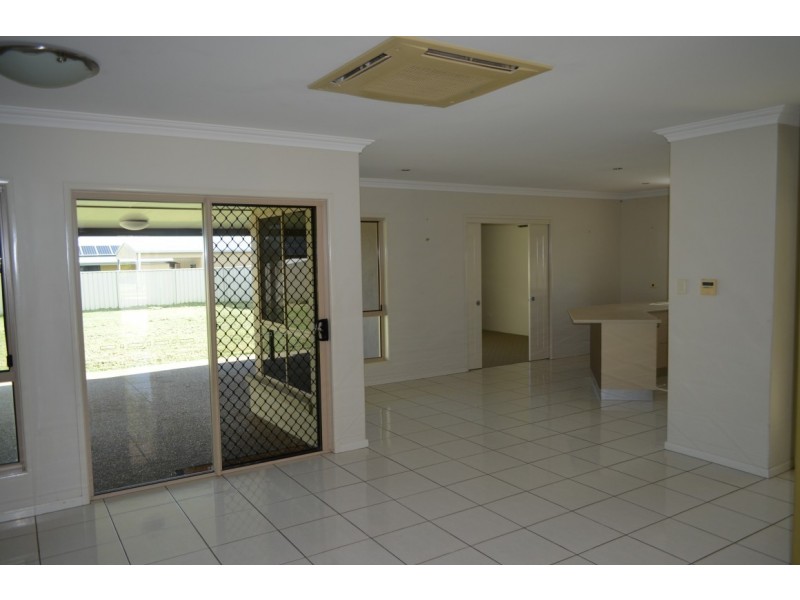 37 Mayfair Drive, Emerald QLD 4720