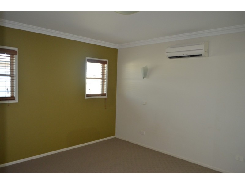 37 Mayfair Drive, Emerald QLD 4720