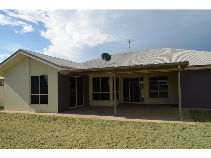 37 Mayfair Drive, Emerald QLD 4720