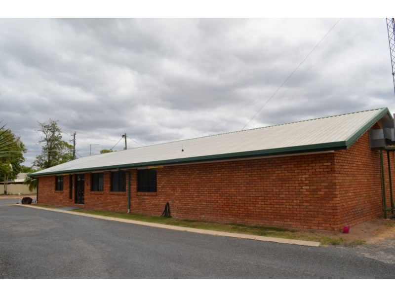 21 Esmond Street, Emerald QLD 4720