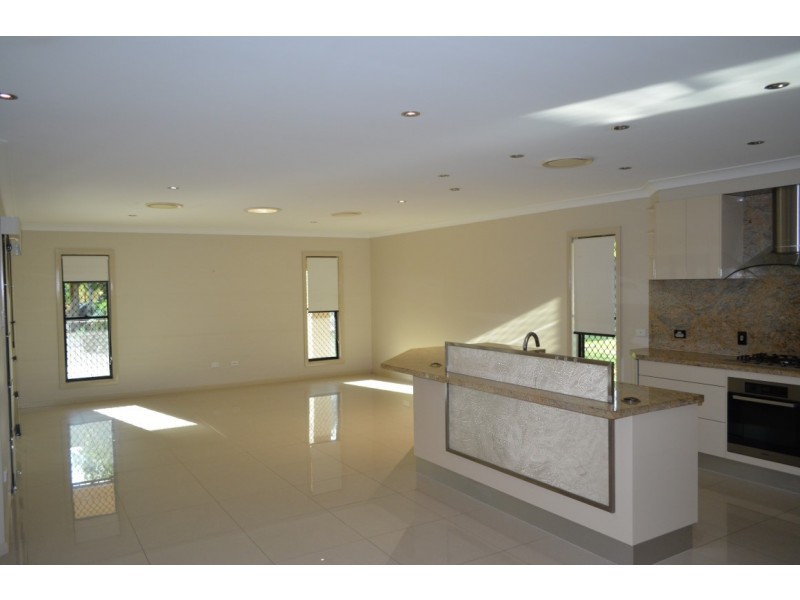 41 Russ Layton Drive, Emerald QLD 4720