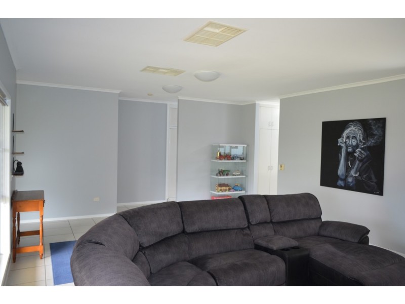 13 Barry Street, Emerald QLD 4720
