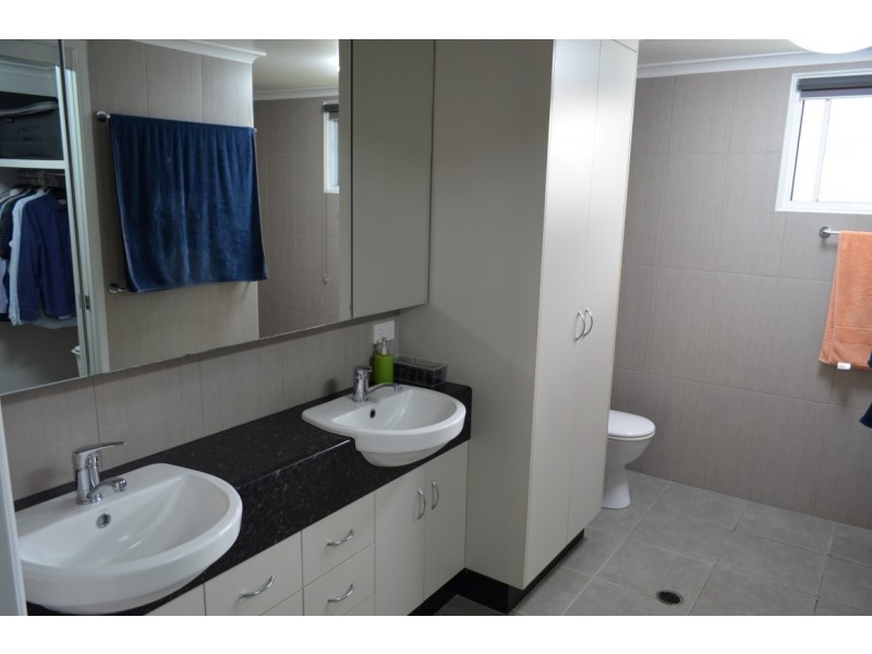 13 Barry Street, Emerald QLD 4720