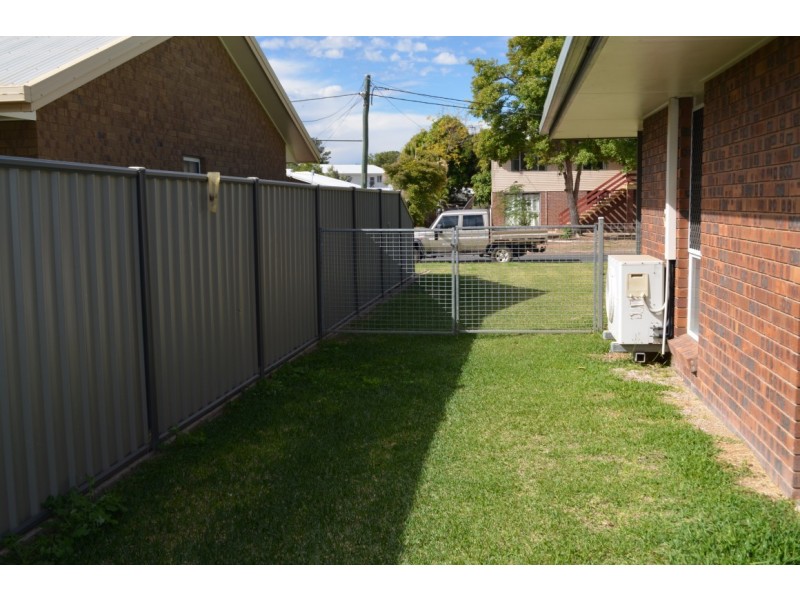 13 Barry Street, Emerald QLD 4720
