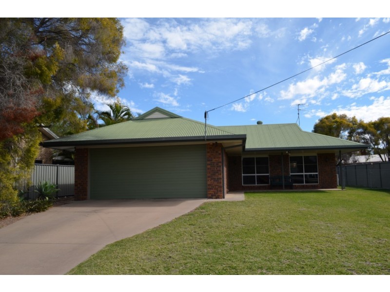 13 Barry Street, Emerald QLD 4720