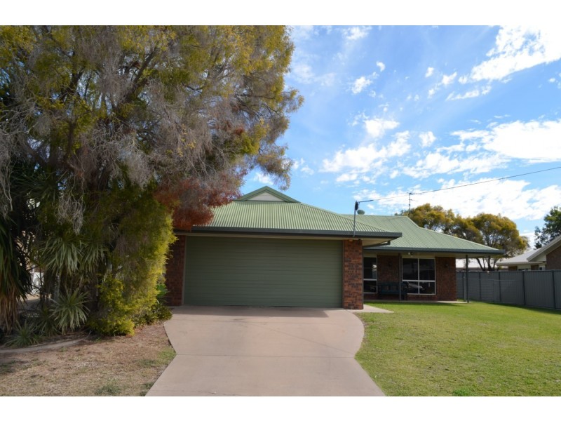 13 Barry Street, Emerald QLD 4720
