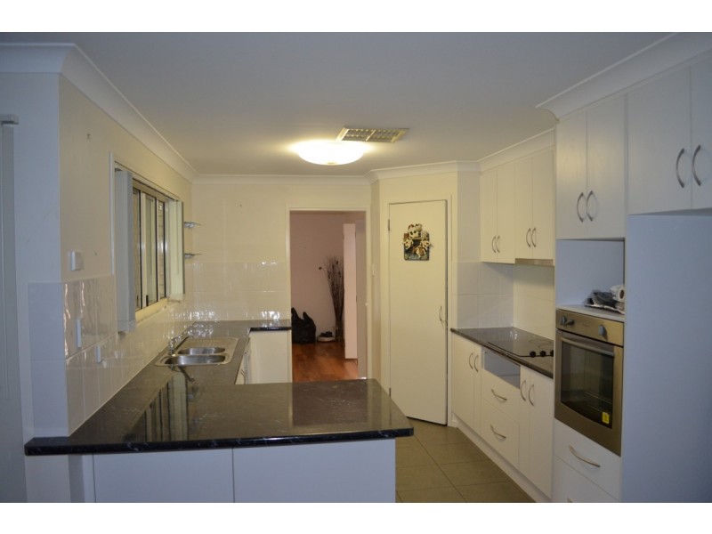 18 Kidd Street, Emerald QLD 4720