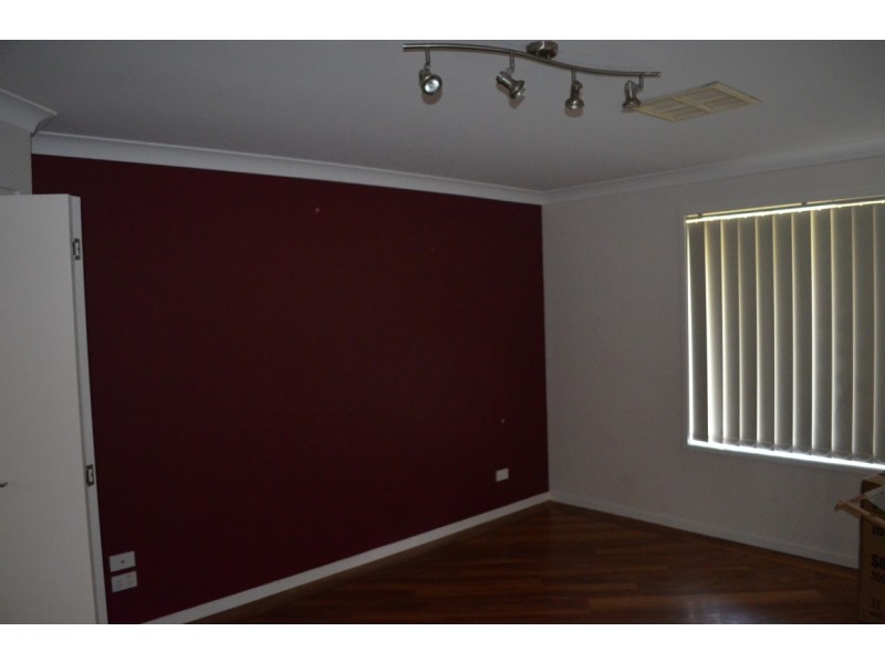 18 Kidd Street, Emerald QLD 4720