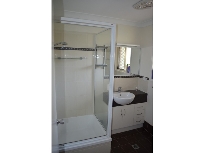 18 Kidd Street, Emerald QLD 4720