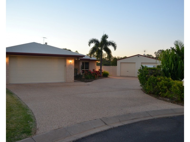 25-27 Mooney Crescent, Emerald QLD 4720