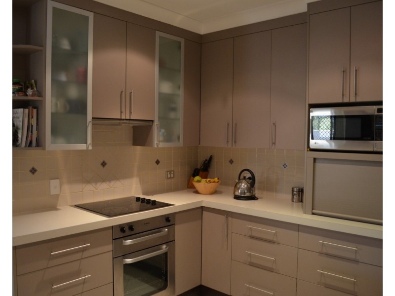 25-27 Mooney Crescent, Emerald QLD 4720