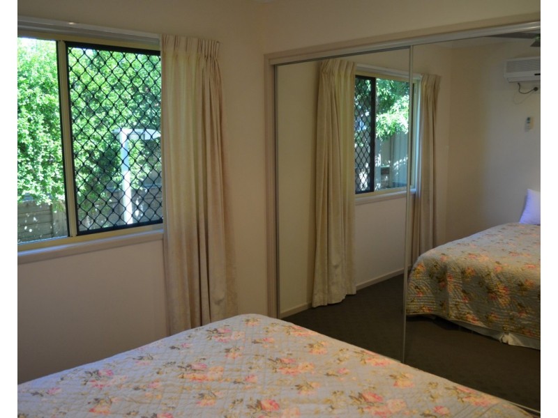 25-27 Mooney Crescent, Emerald QLD 4720