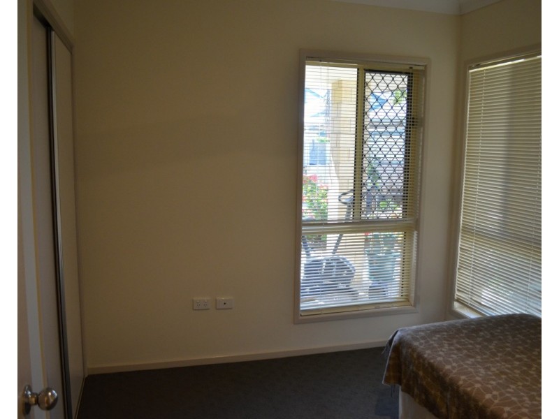 25-27 Mooney Crescent, Emerald QLD 4720