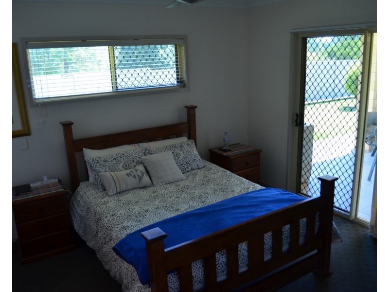 25-27 Mooney Crescent, Emerald QLD 4720