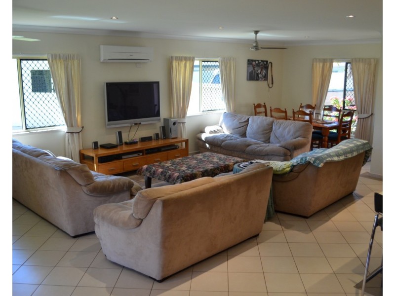 25-27 Mooney Crescent, Emerald QLD 4720
