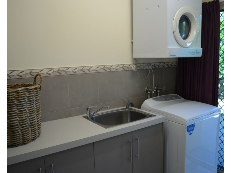 25-27 Mooney Crescent, Emerald QLD 4720