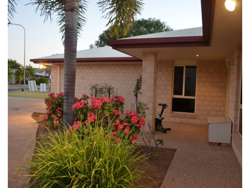 25-27 Mooney Crescent, Emerald QLD 4720