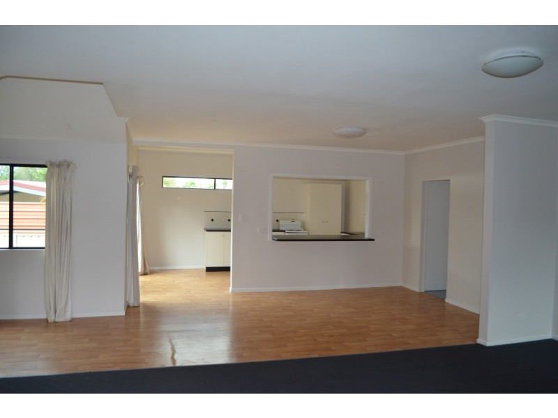 9 Little Street, Emerald QLD 4720