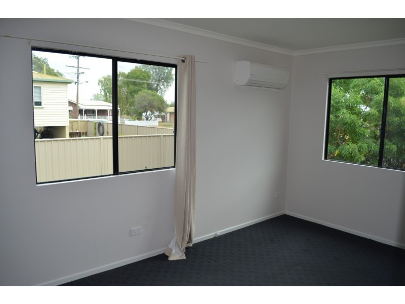 9 Little Street, Emerald QLD 4720