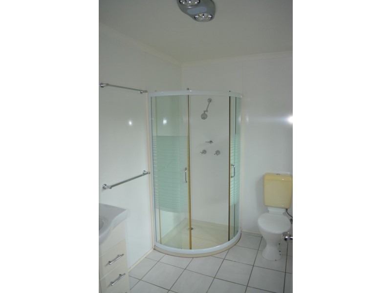 9 Little Street, Emerald QLD 4720