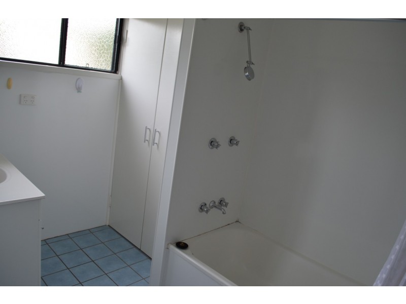 9 Little Street, Emerald QLD 4720