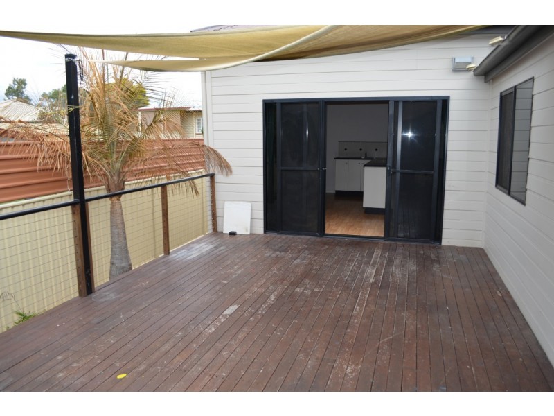 9 Little Street, Emerald QLD 4720