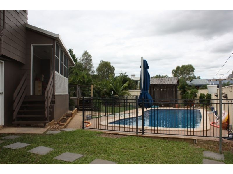 8 Barry Street, Emerald QLD 4720