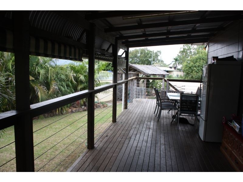 8 Barry Street, Emerald QLD 4720