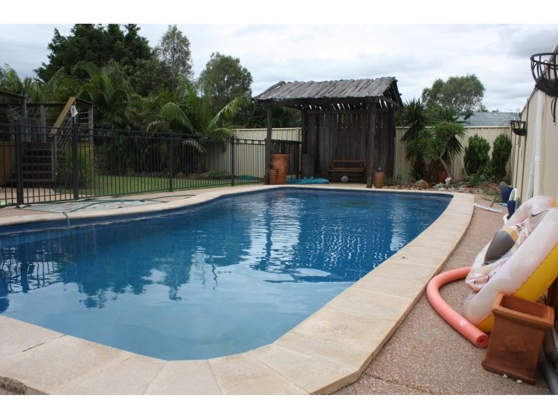 8 Barry Street, Emerald QLD 4720