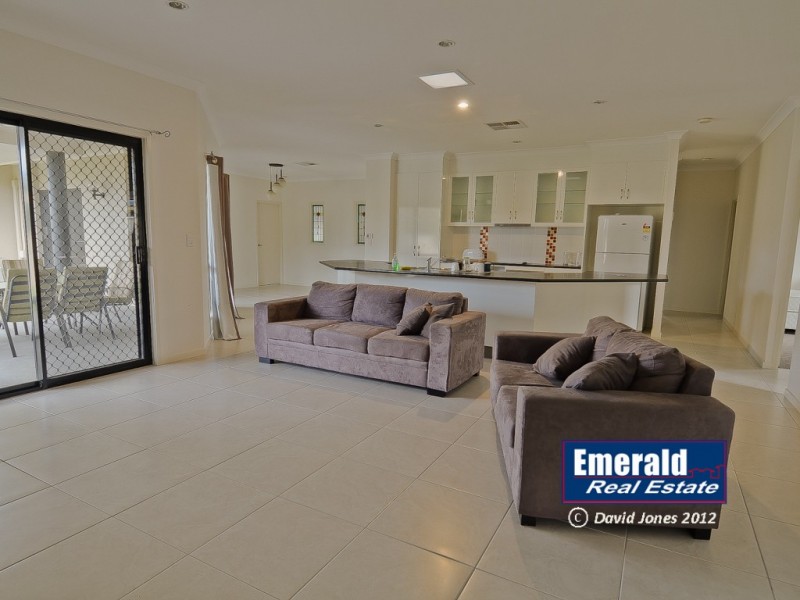 26 Kidd Street, Emerald QLD 4720