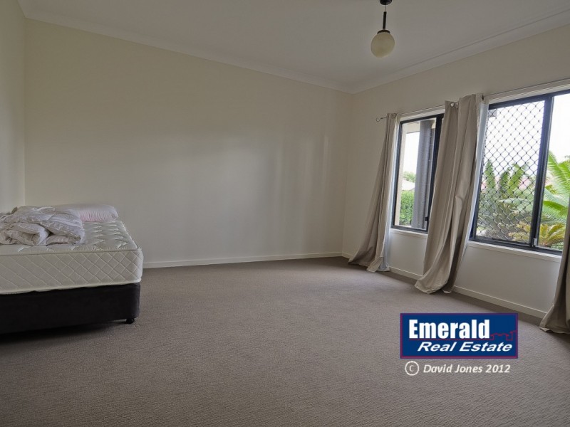 26 Kidd Street, Emerald QLD 4720