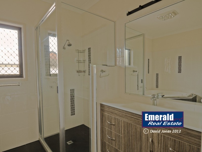 26 Kidd Street, Emerald QLD 4720