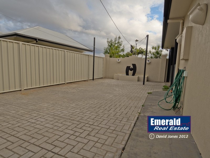 26 Kidd Street, Emerald QLD 4720