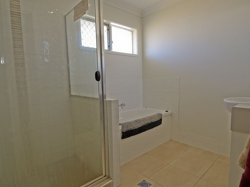 11 Windermere Street, Emerald QLD 4720