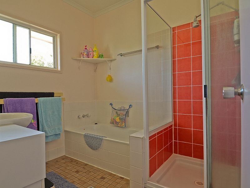 11 Alamein Drive, Emerald QLD 4720