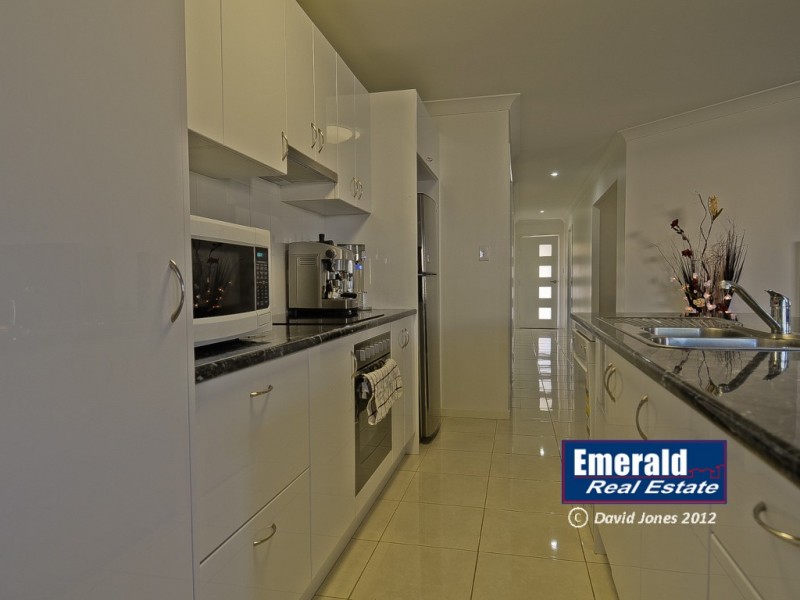 30 Newman Drive, Emerald QLD 4720