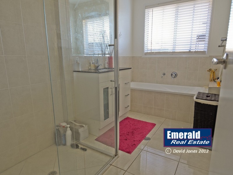 30 Newman Drive, Emerald QLD 4720