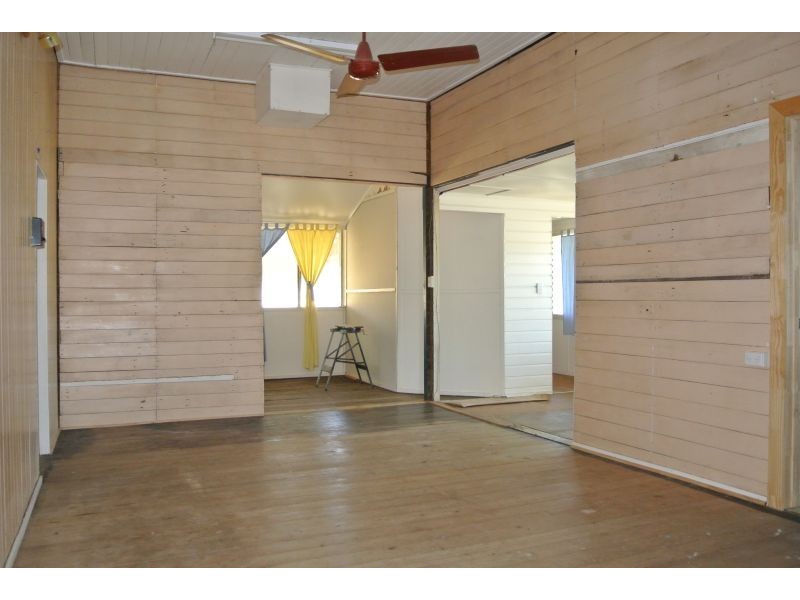 25 Theresa Street, Emerald QLD 4720