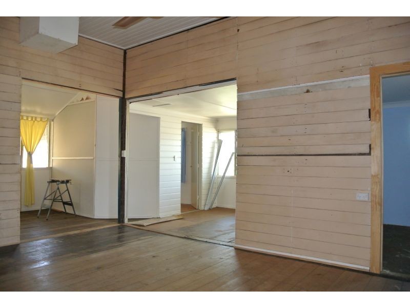 25 Theresa Street, Emerald QLD 4720