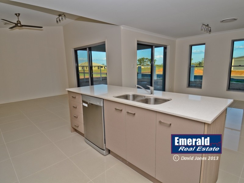 22 Maranda St, Emerald QLD 4720
