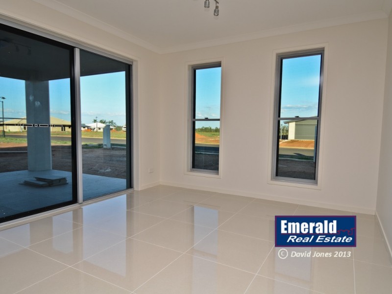 22 Maranda St, Emerald QLD 4720