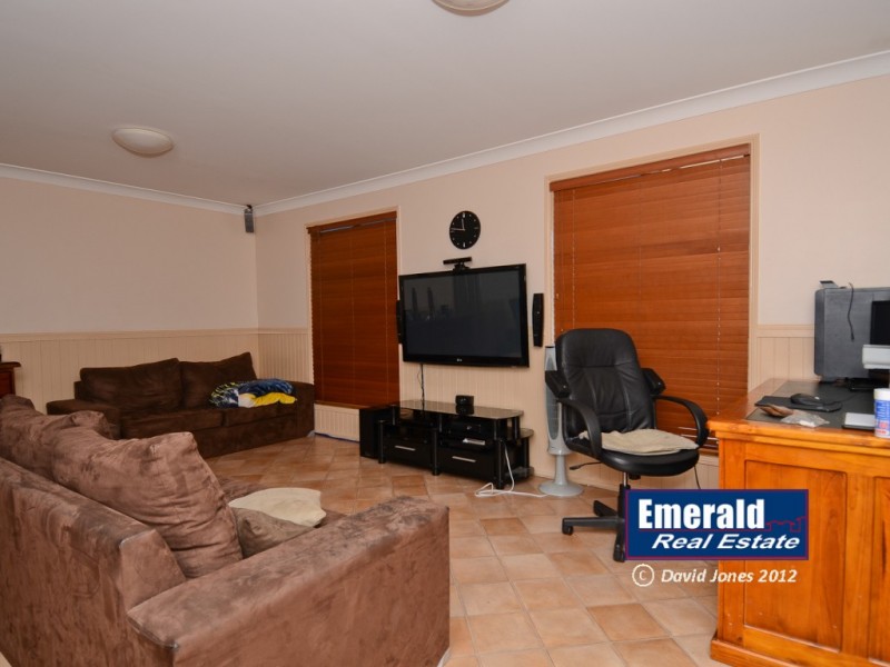 104 Ruby, Emerald QLD 4720