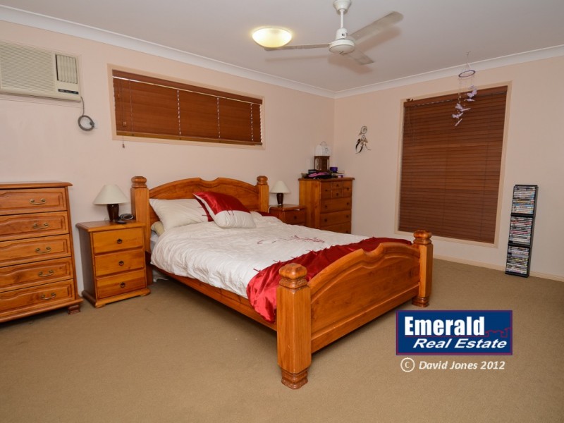 104 Ruby, Emerald QLD 4720