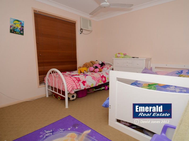 104 Ruby, Emerald QLD 4720