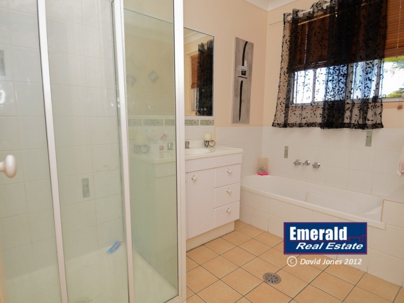 104 Ruby, Emerald QLD 4720