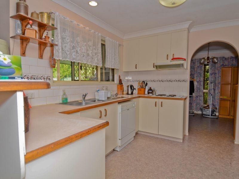 11 Cowan Crescent, Emerald QLD 4720