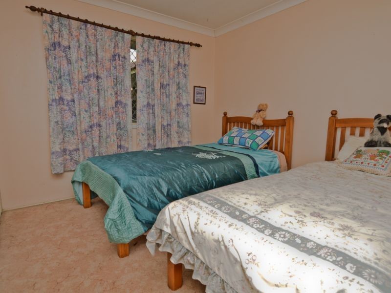 11 Cowan Crescent, Emerald QLD 4720