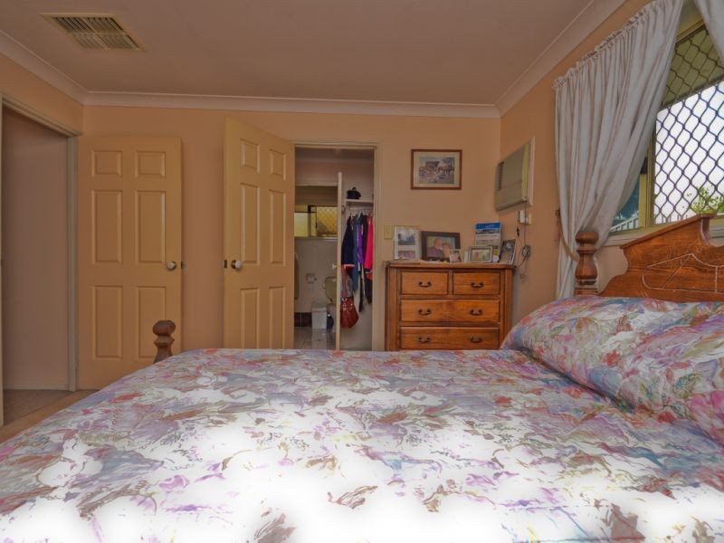 11 Cowan Crescent, Emerald QLD 4720