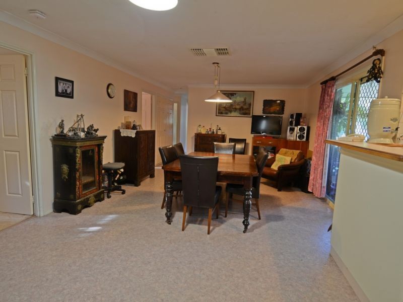 11 Cowan Crescent, Emerald QLD 4720